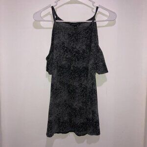 Ladies Rock & Republic Cold Shoulder Shirt Size S